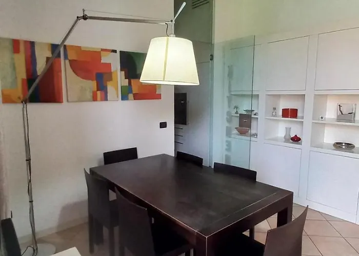 Leonardo Business & Leisure *